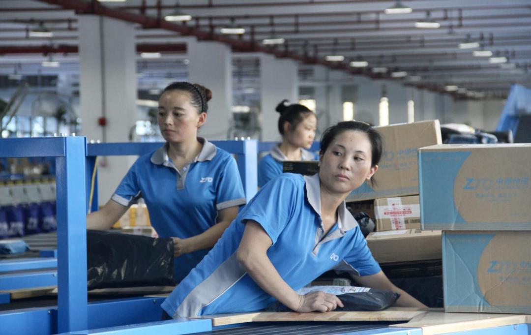 燕羅街道深化“兩個覆蓋” 快遞物流行業黨組織建設再添新篇